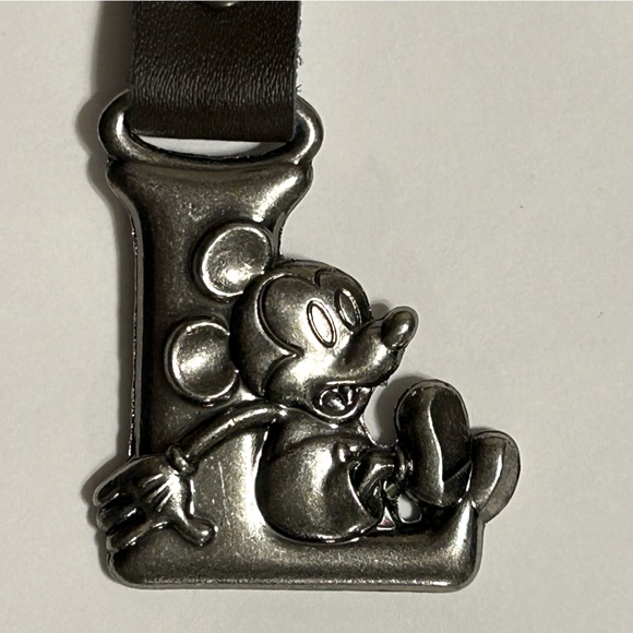 Disney Mickey Mouse Silver Tone Initial Letter L Keychain - Picture 2 of 4